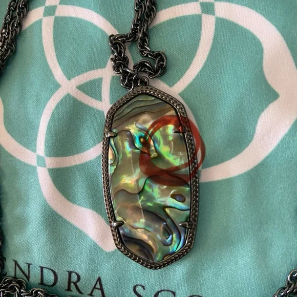 Kendra Scott Rae Pendant Necklace - Picture 4 of 5